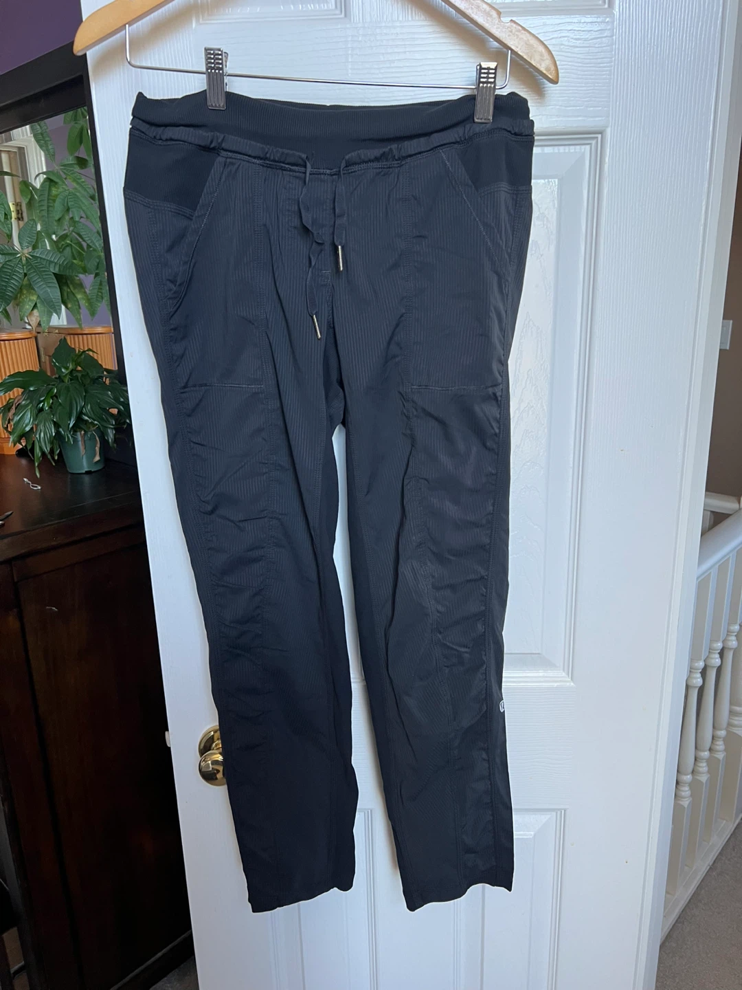 Black lulu dance studio pants size 6