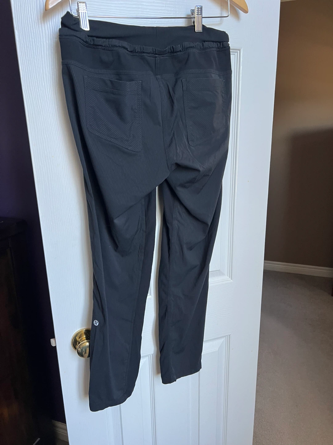 Black lulu dance studio pants size 6 - photo 2