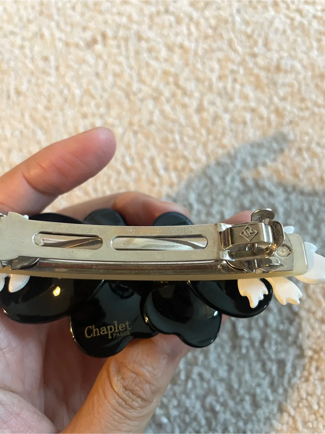 Chaplet Paris Flower Hair Clip image indicator(2)