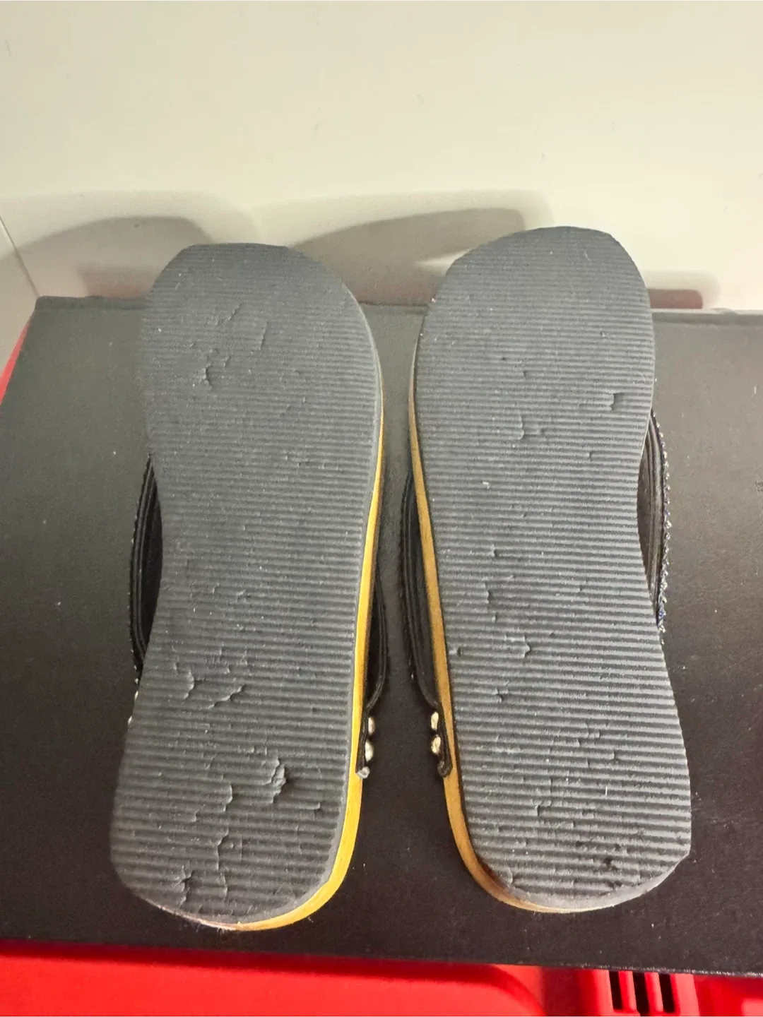 Floral Flip Flops - Size 9 image indicator(3)