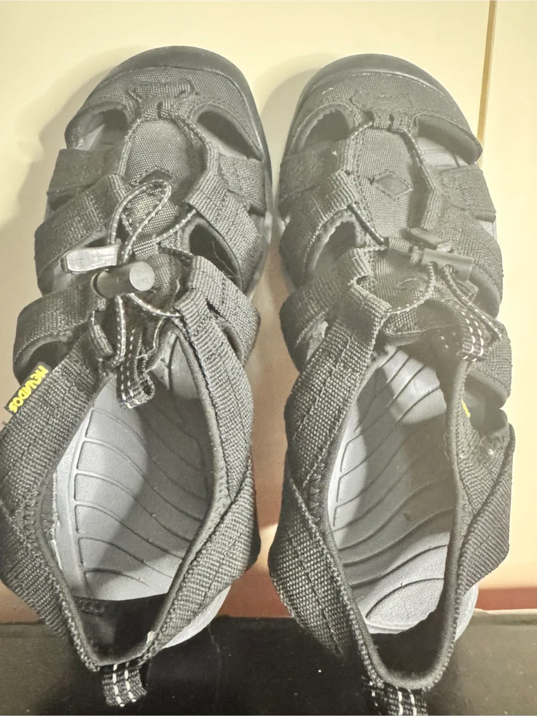 Keen Kariba Low Sandals, Size 8 image indicator(4)