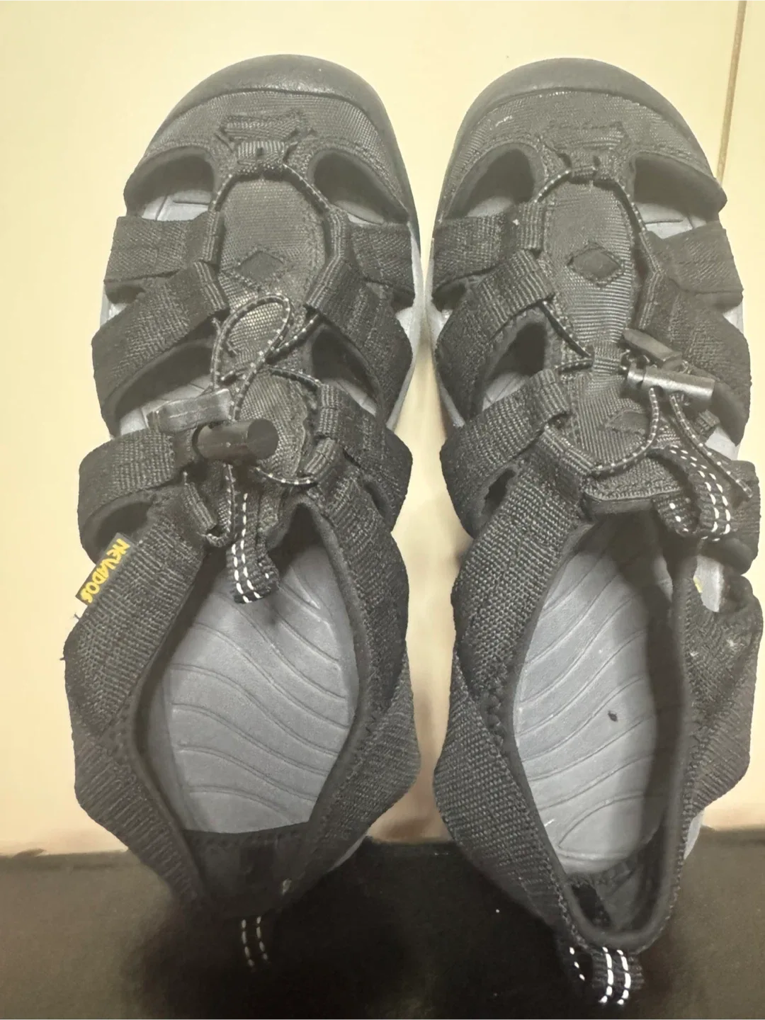 Keen Kariba Low Sandals, Size 8 image indicator(3)