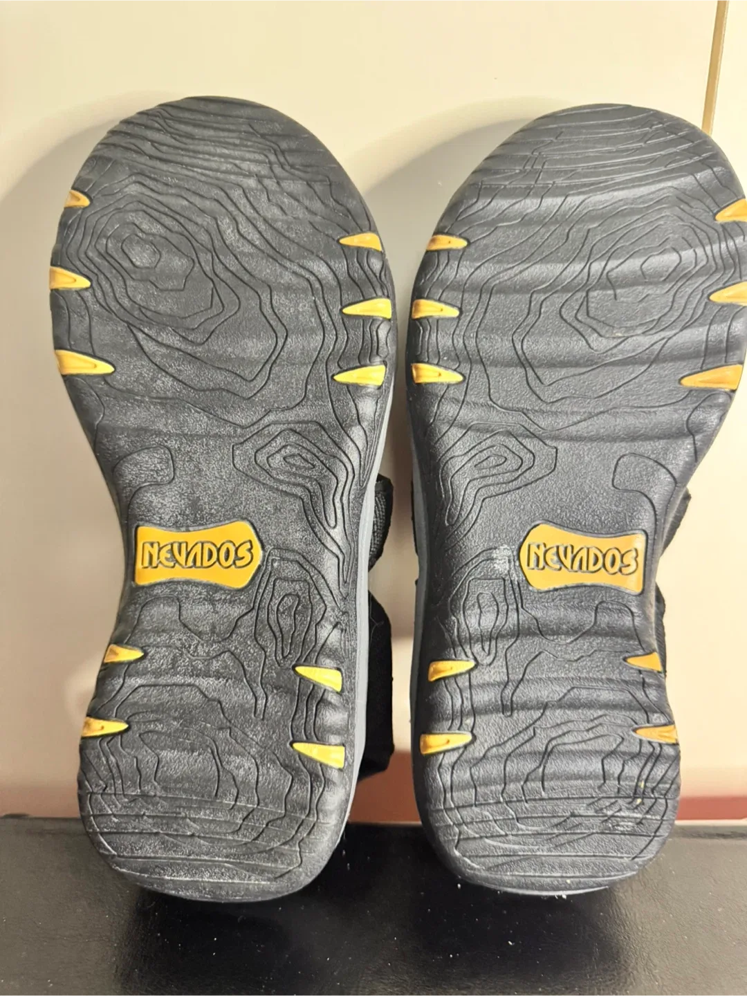 Keen Kariba Low Sandals, Size 8 image indicator(8)