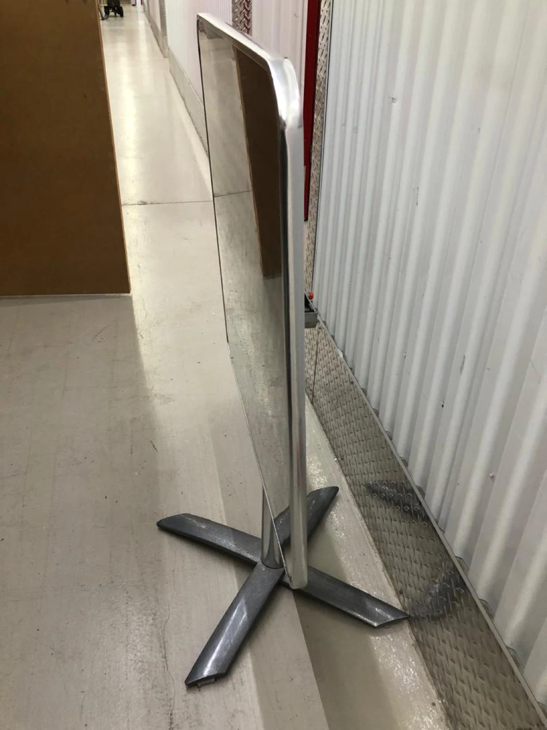 Square Metal Table - photo 4