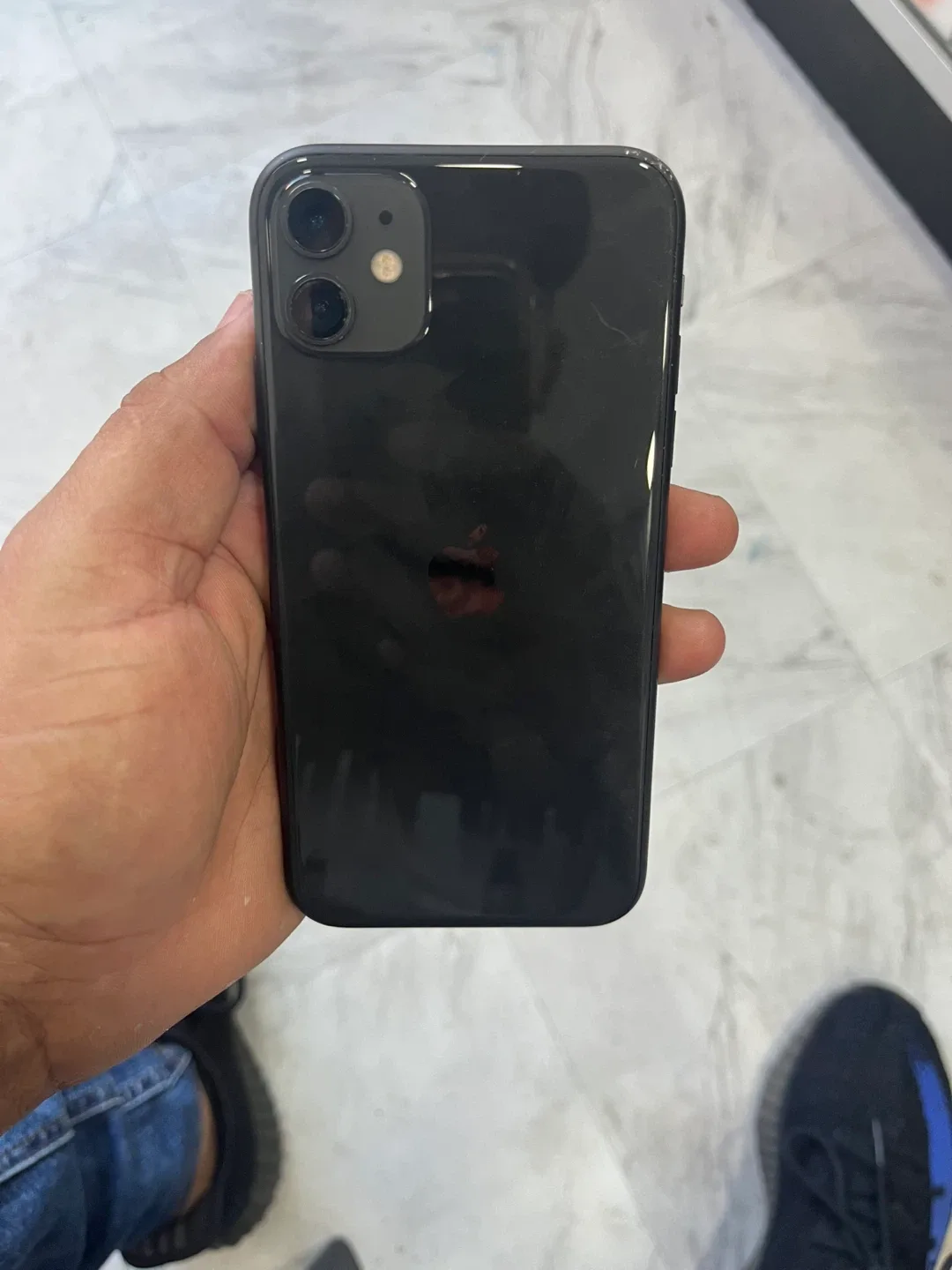 iPhone 11 - 128GB image indicator(6)