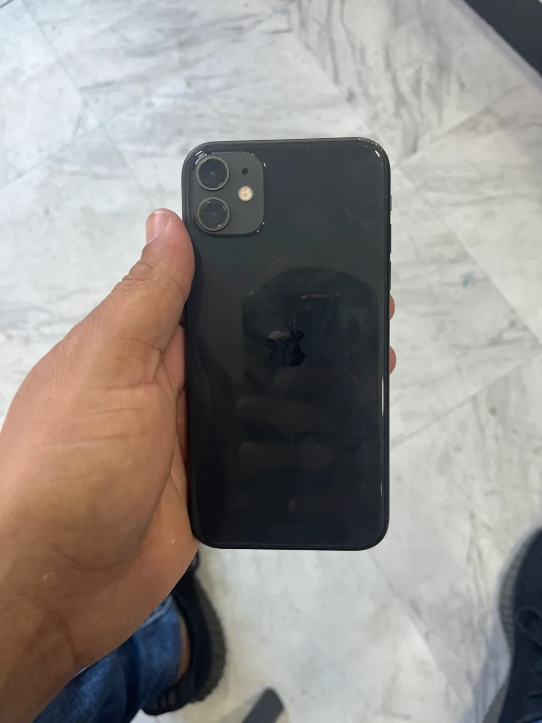 iPhone 11 - 128GB image indicator(9)