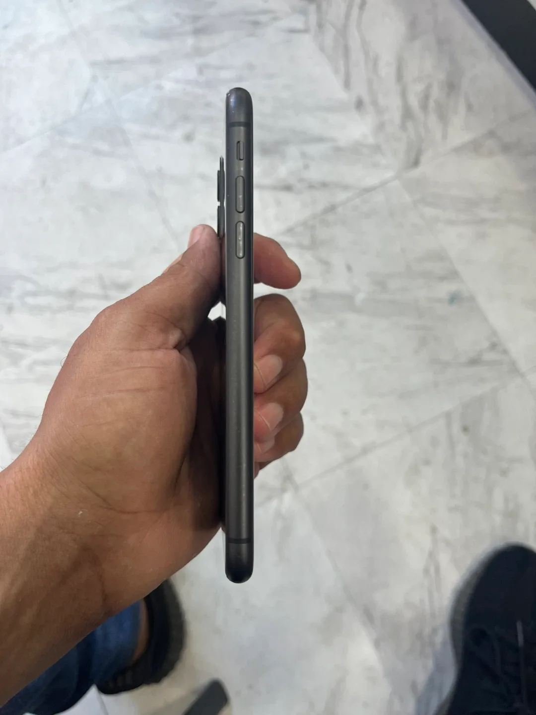 iPhone 11 - 128GB image indicator(5)