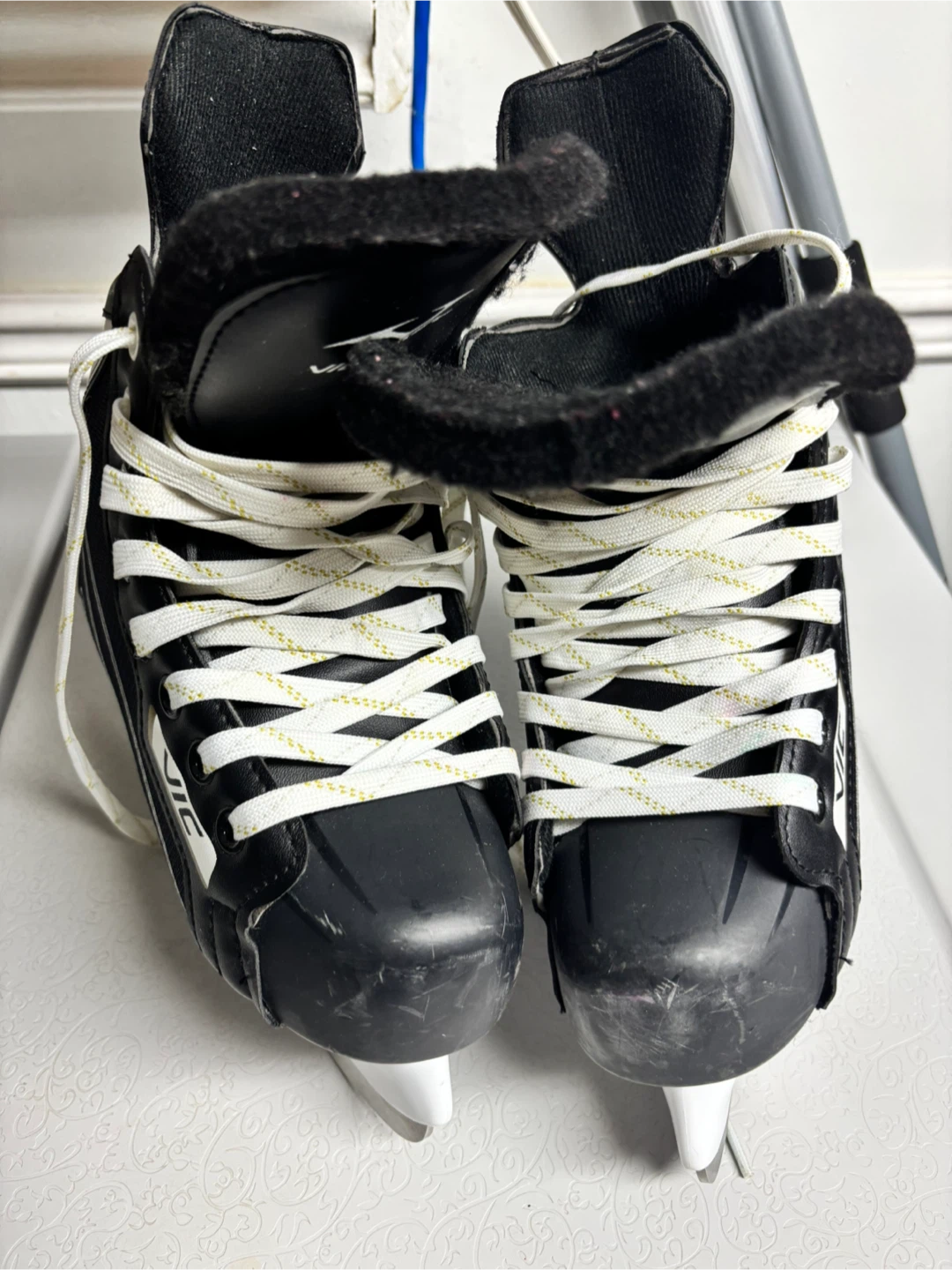 VIC kids Hockey HX1 Skates - US Size 2 - photo 2
