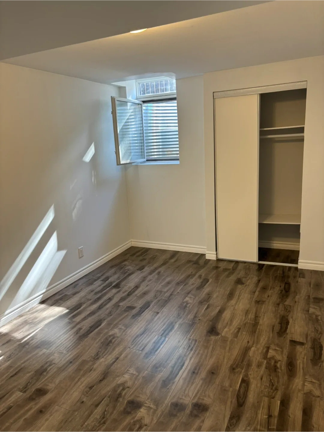 2Bed 1Bath basement apartment(freshly painted) in Milton image indicator(6)