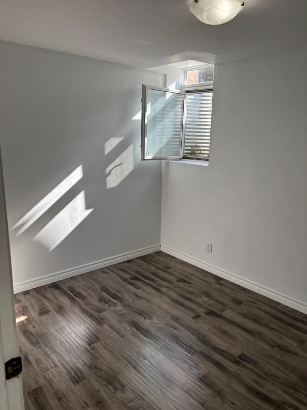2Bed 1Bath basement apartment(freshly painted) in Milton image indicator(7)