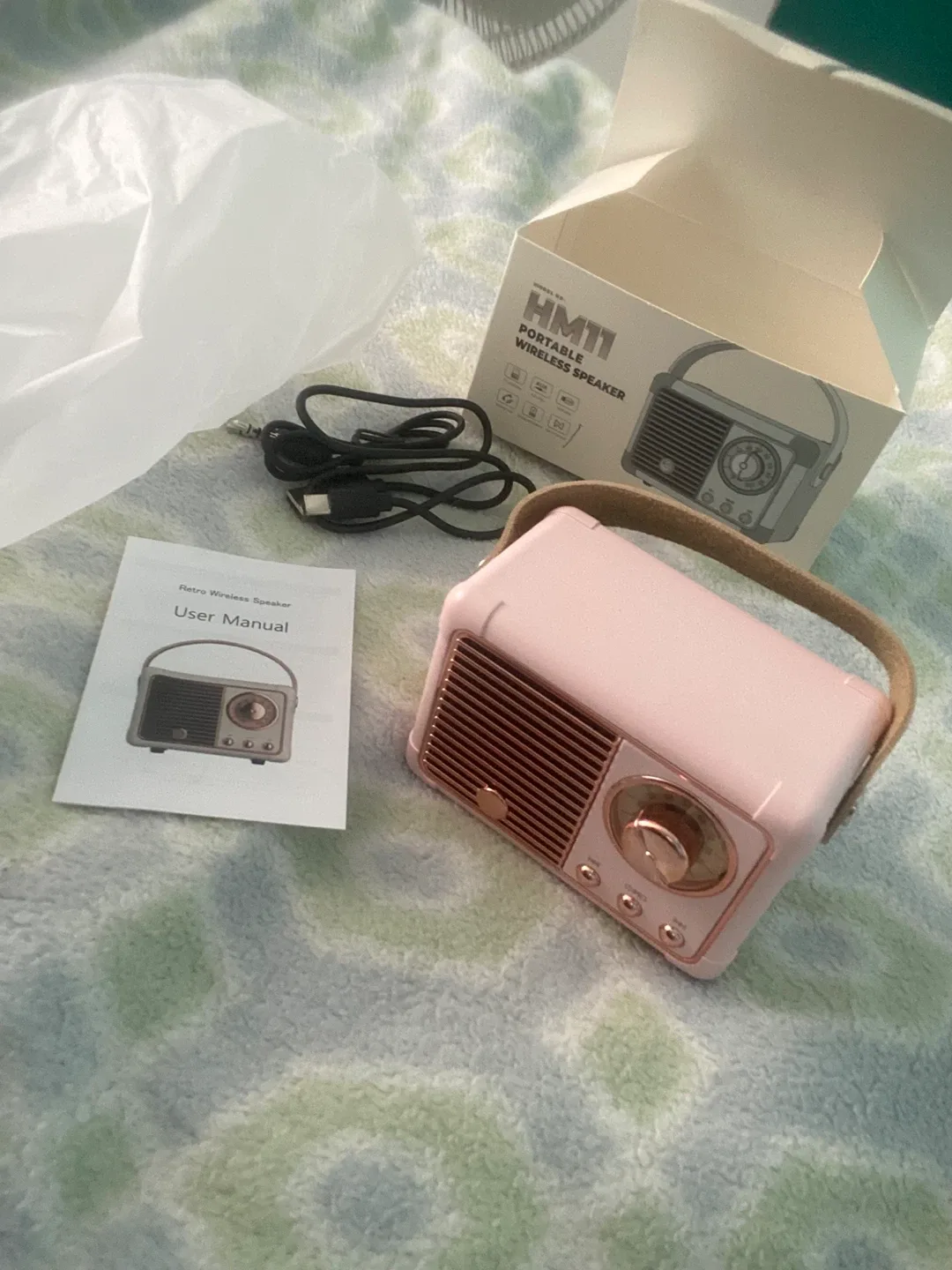 🥕🥕🥕HM11 Portable Wireless Speaker - Retro Pink 🥕🥕🥕 thumbnail