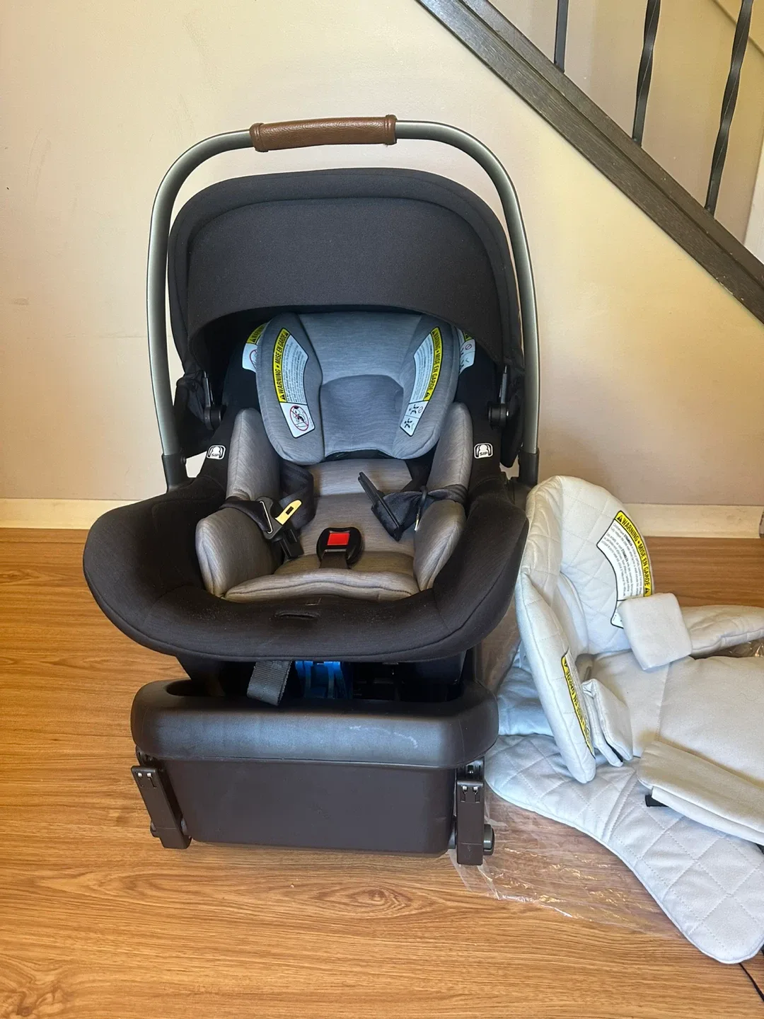 Nuna Pipa Lite LX Infant Car Seat - Black image indicator(3)