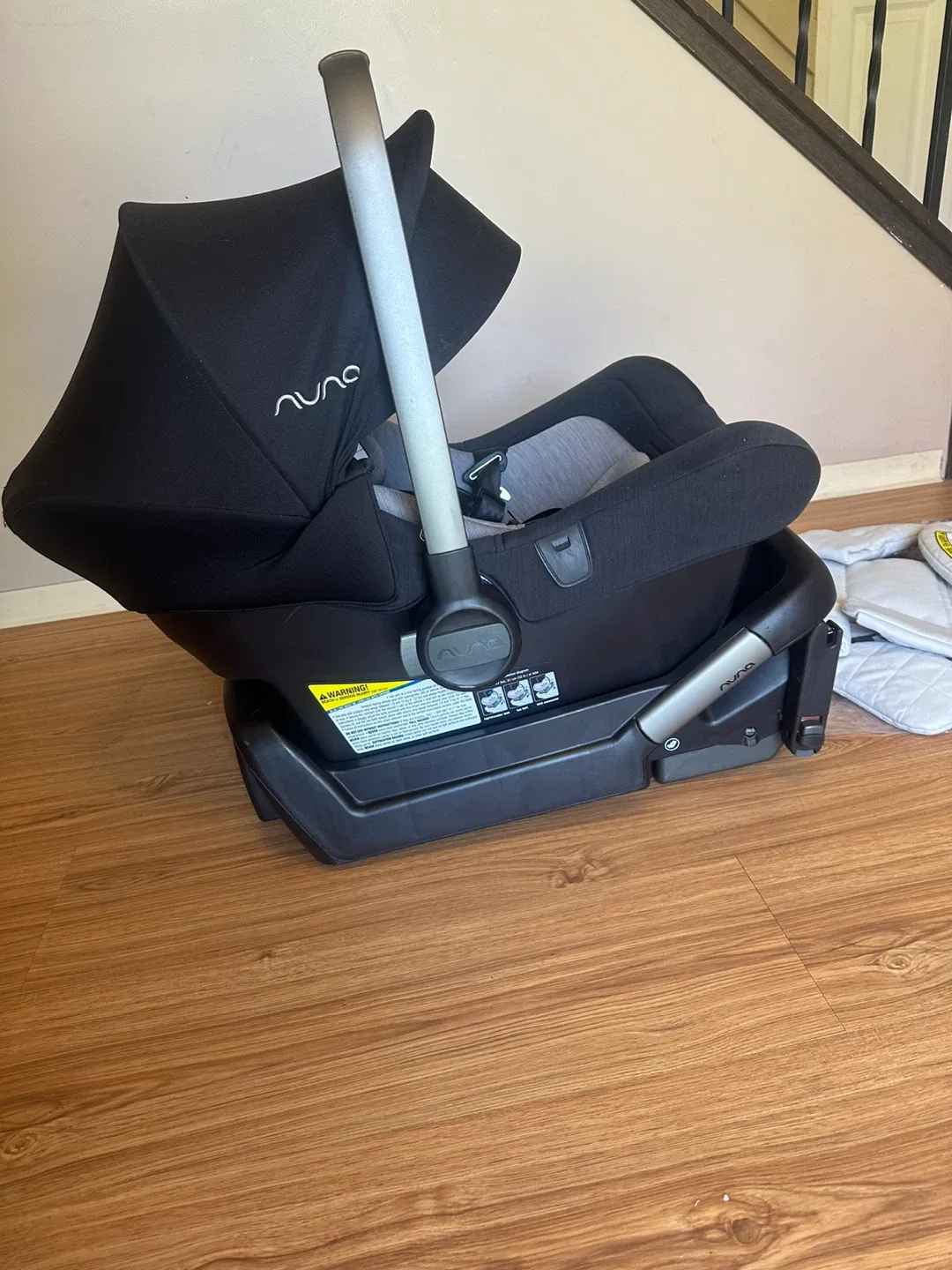 Nuna Pipa Lite LX Infant Car Seat - Black image indicator(7)