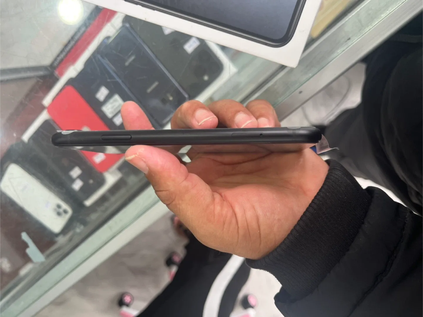 Apple iPhone 11 128GB Black image indicator(10)