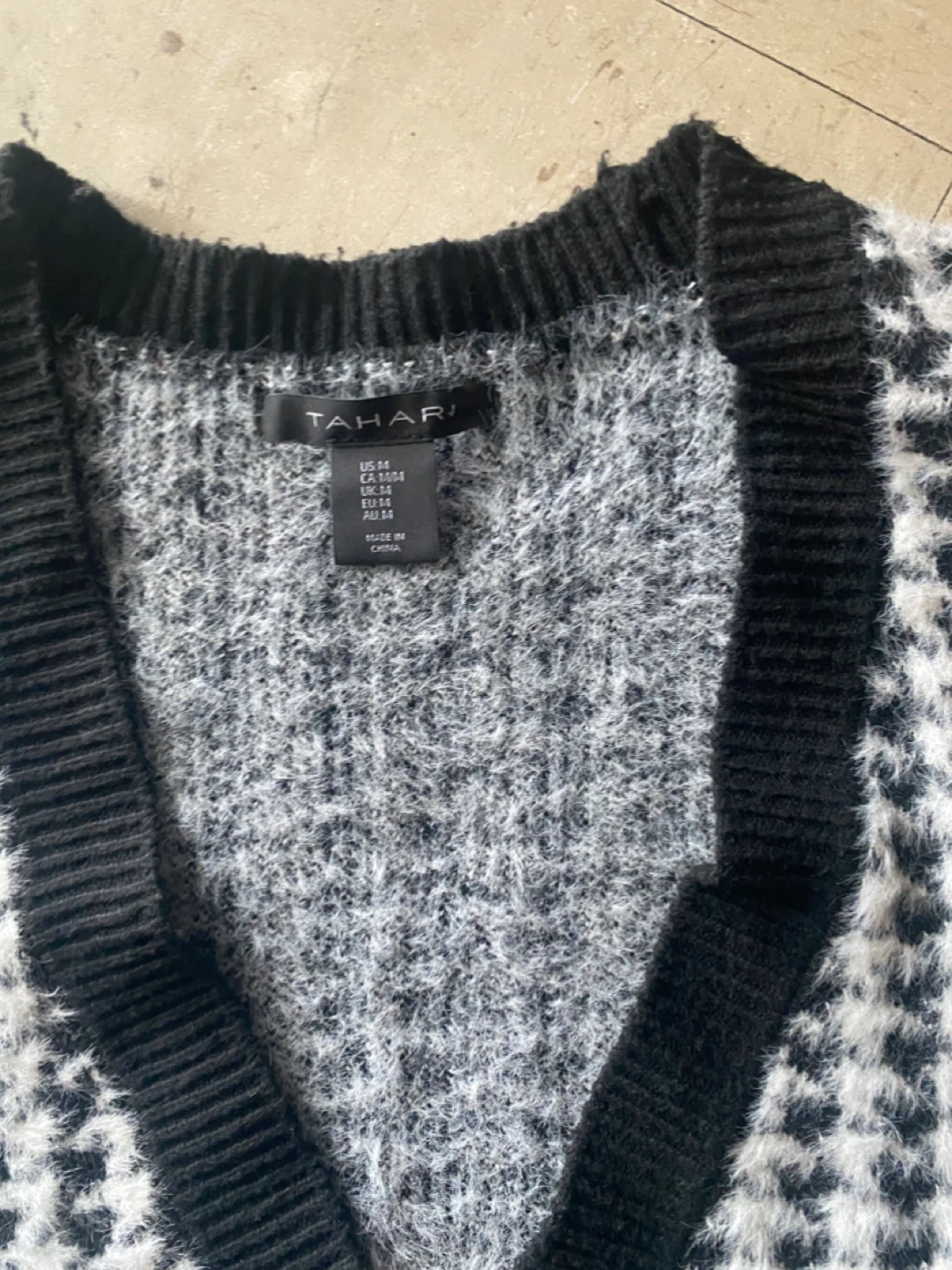 Tahari Houndstooth Cardigan, Size S - photo 2