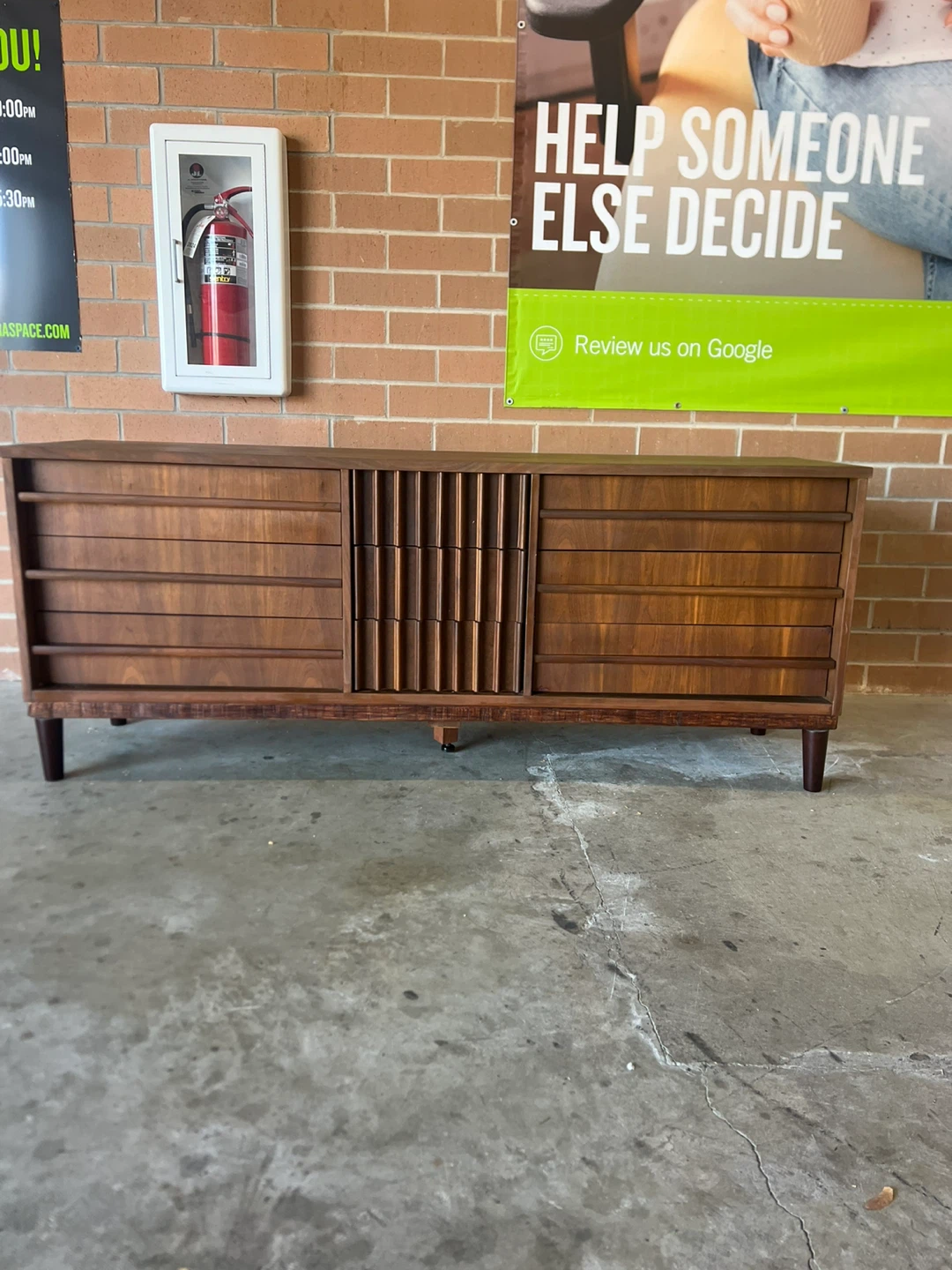 MCM 9 drawers Dresser