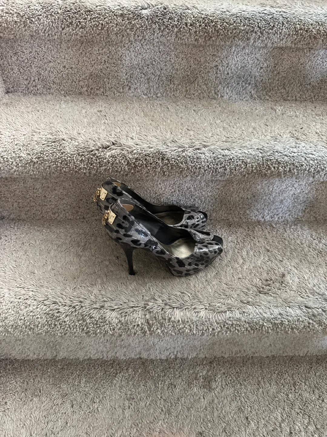 Guess Leopard Print Heels - Size 9M image indicator(3)