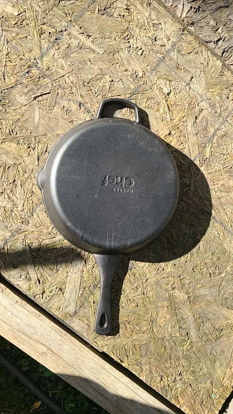 Master Chef Cast Iron Skillet image indicator(3)