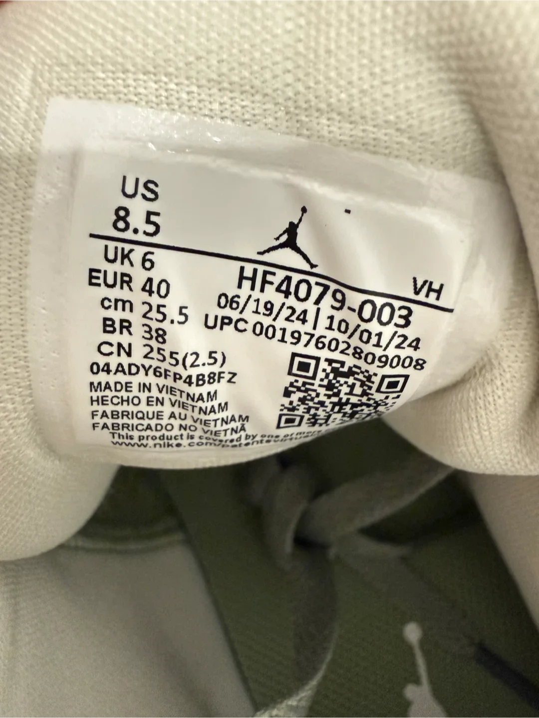 Air Jordan 1 Mid Olive Aura Size 8.5 image indicator(3)