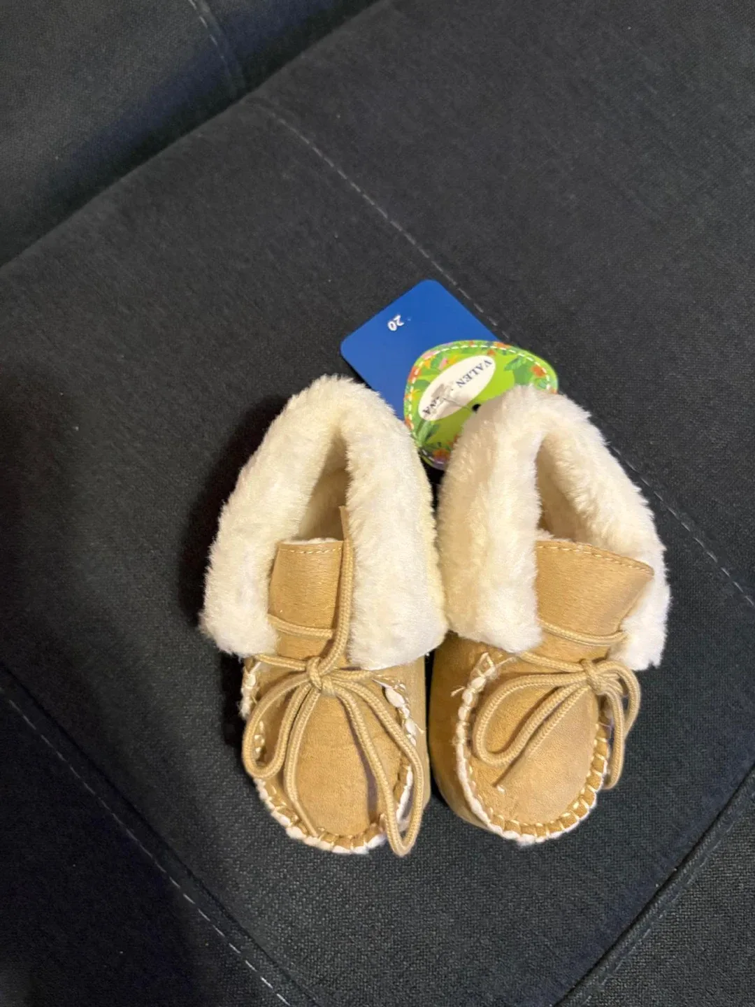 New Valen Kids Moccasins - Size 20 thumbnail