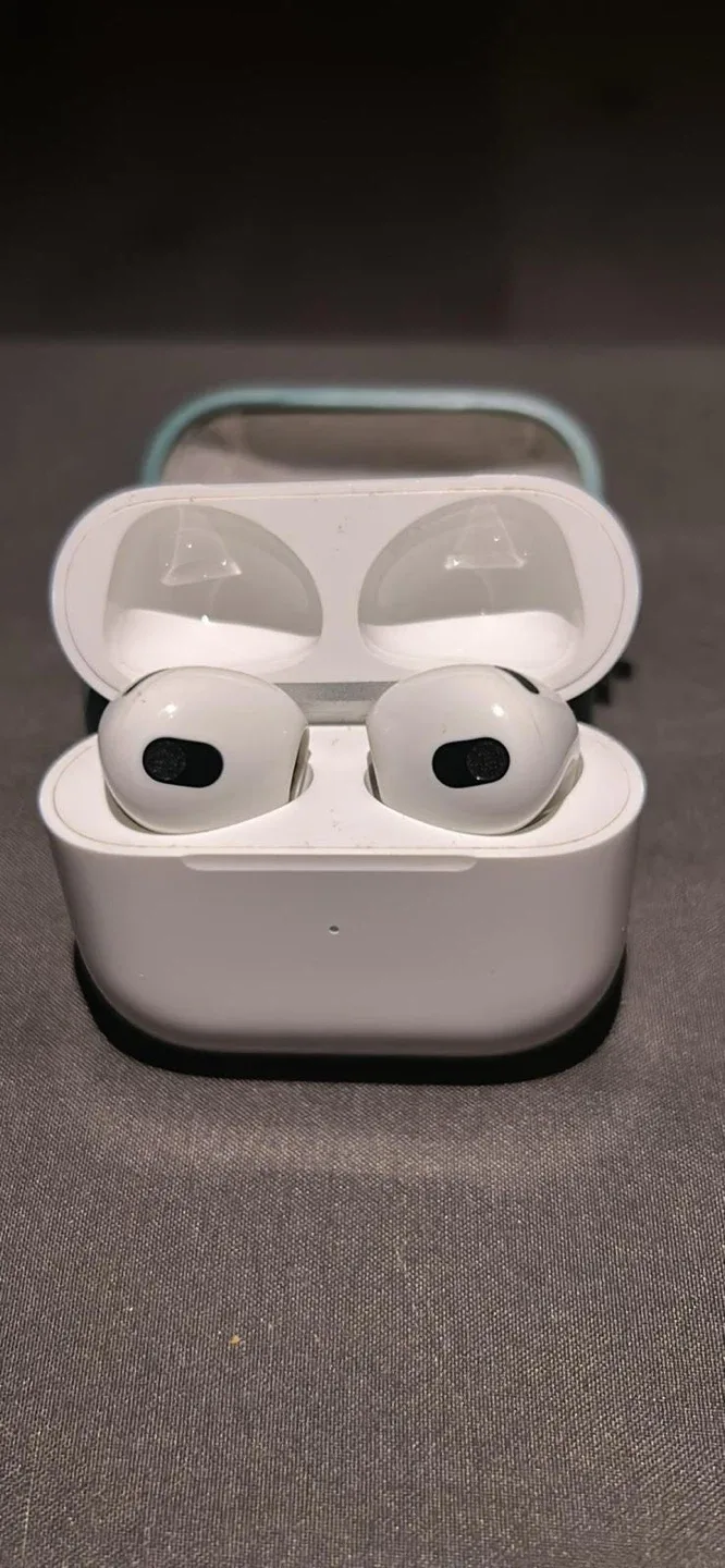 Apple AirPods 3rd generation image indicator(3)