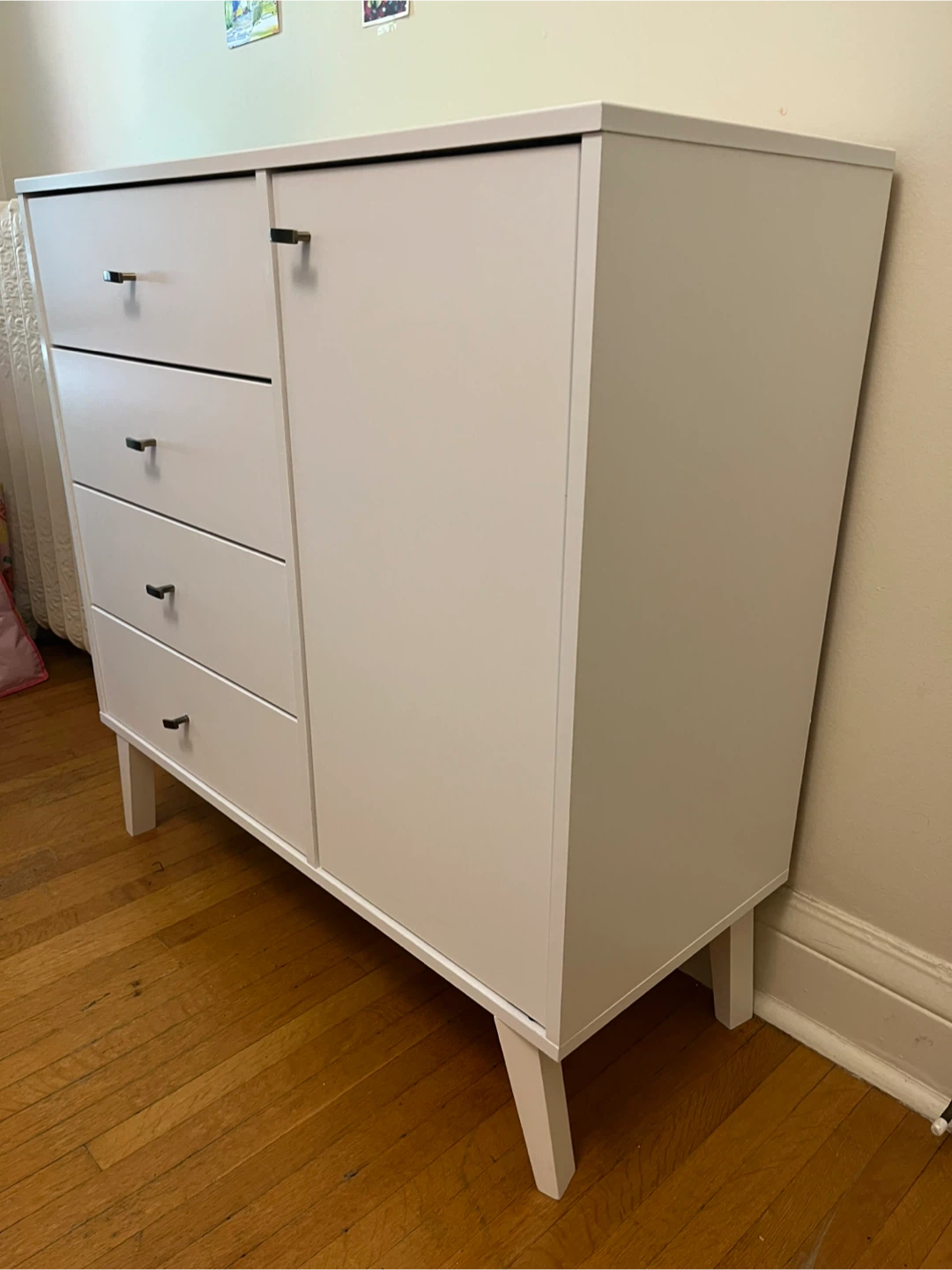 White Dresser with 4 Drawers & Cabinet - photo 3