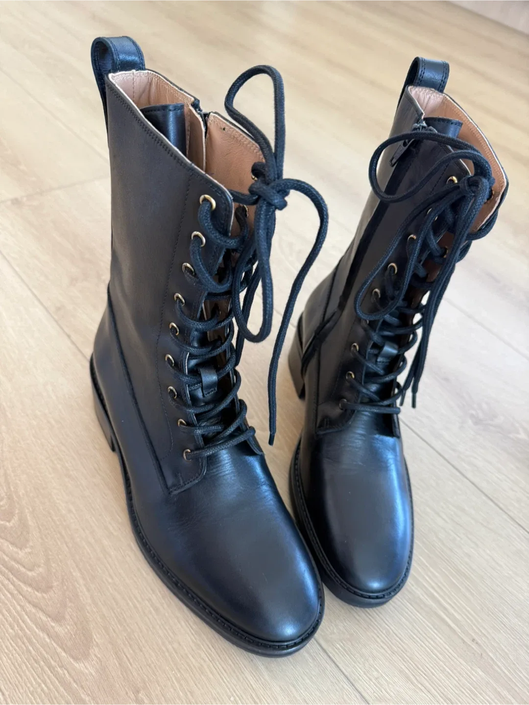 ✨Host pick✨Flattered Felicia Black Boots - Size 38 image indicator(3)