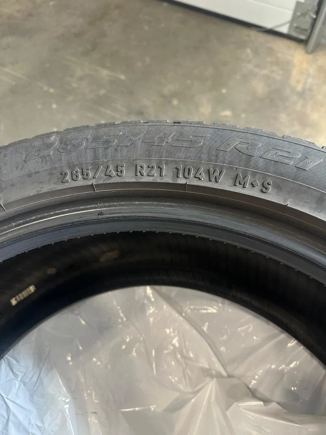 Pirelli P Zero All Season 265/45R21 Tires image indicator(3)