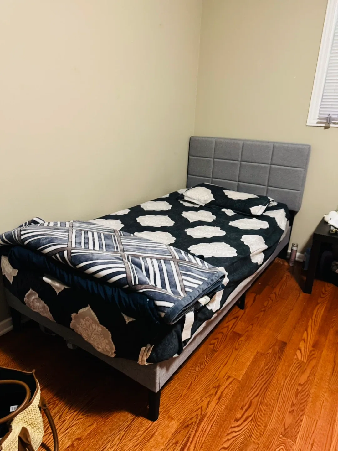 Furniture set: Sofa, dining table, bed image indicator(6)