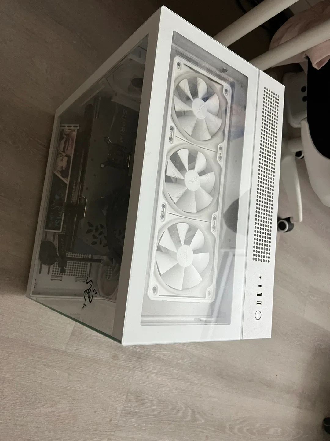 NZXT H9 elite White PC Case image indicator(5)