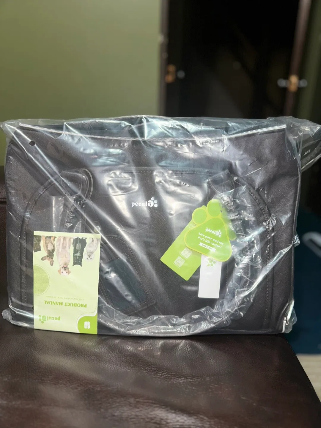 Pecute Faux Leather Fabric Pet Carrier (DARK BROW) image indicator(7)