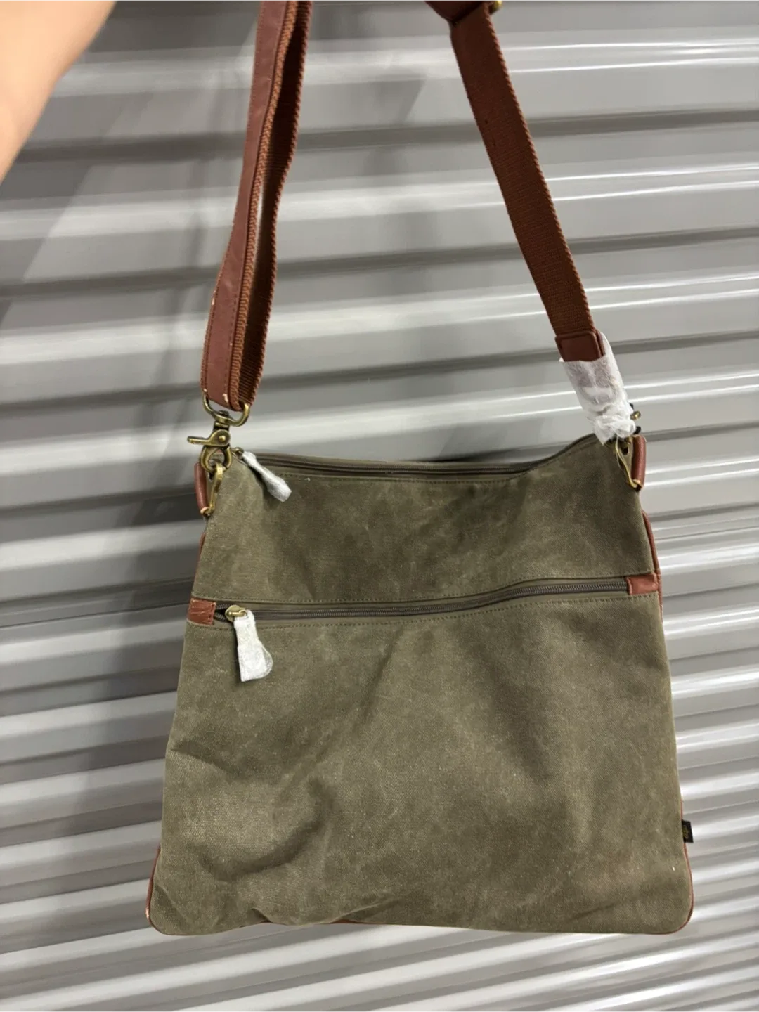 T-ROYALE New York Canvas Crossbody Bag image indicator(3)