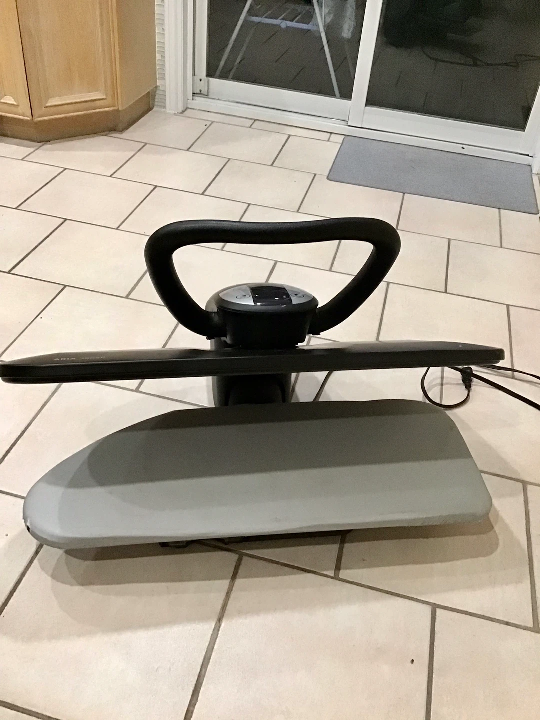 Reliable Aria 3505P Ironing System