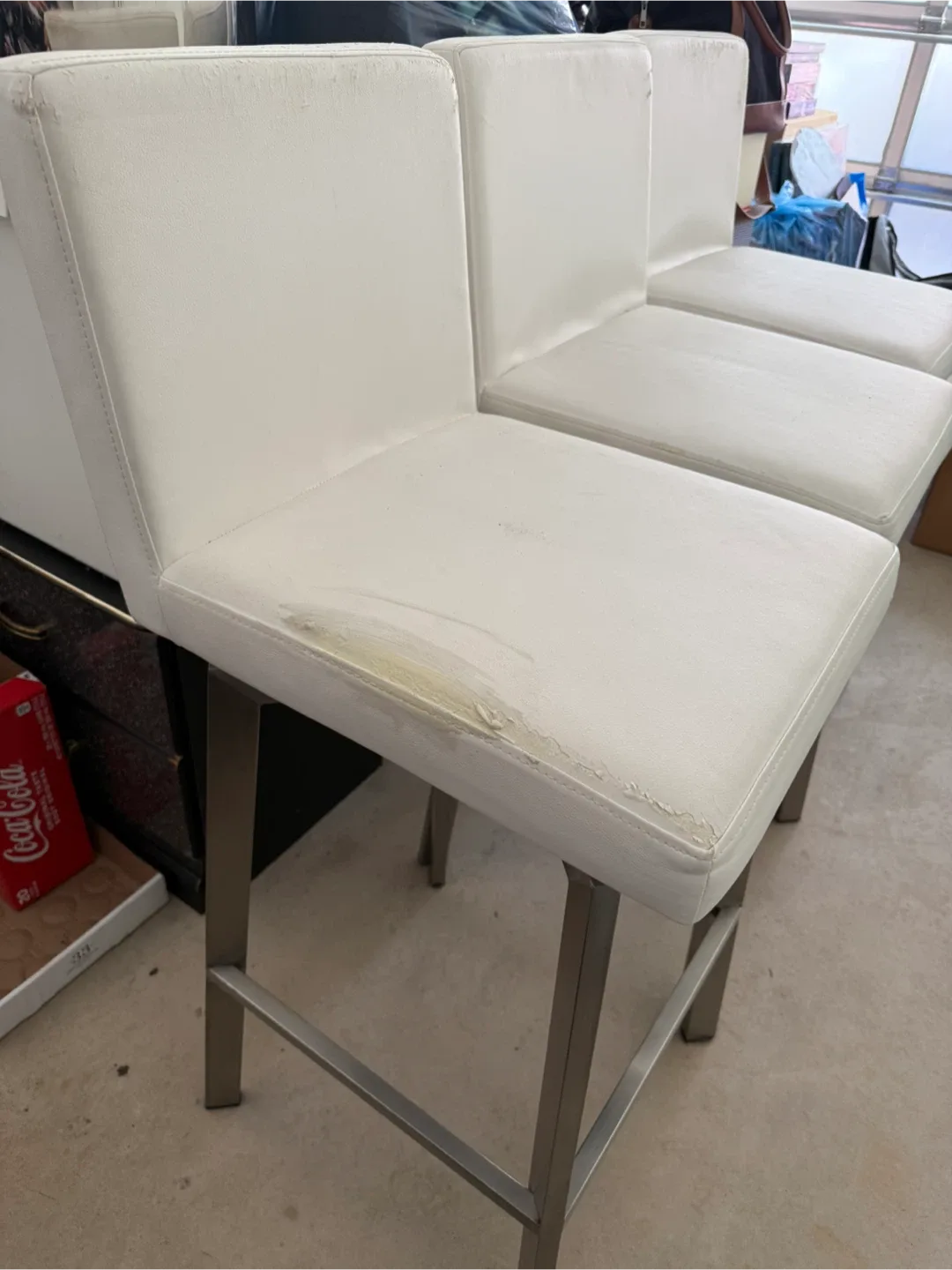 Set of 3 White Bar Stools image indicator(2)