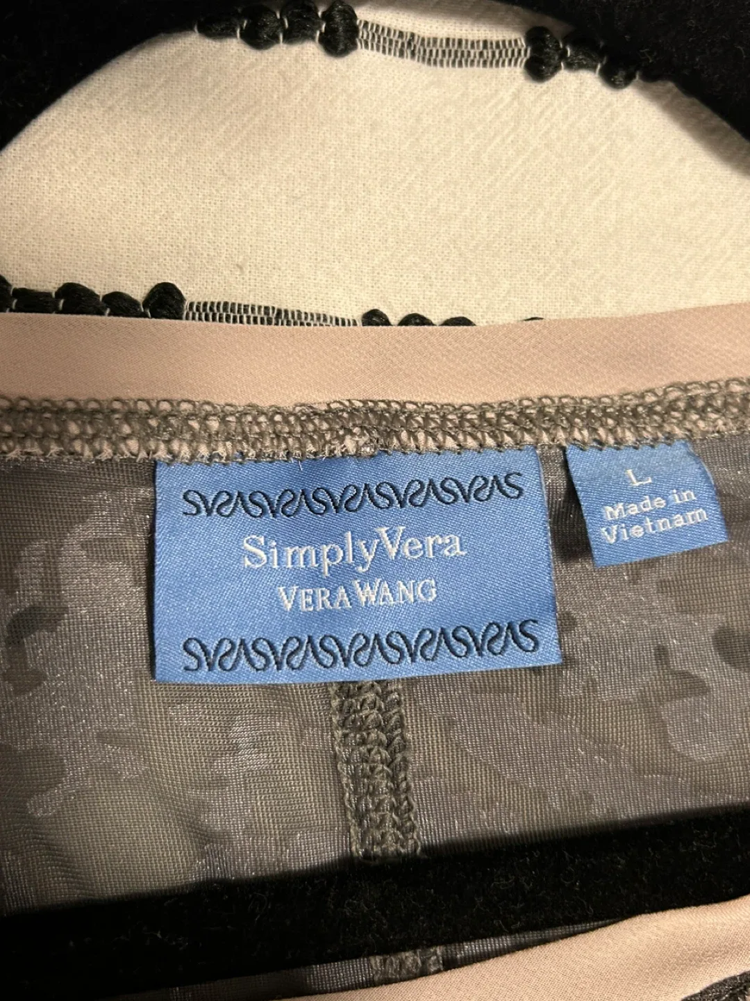 Simply Vera Vera Wang Top - L image indicator(3)