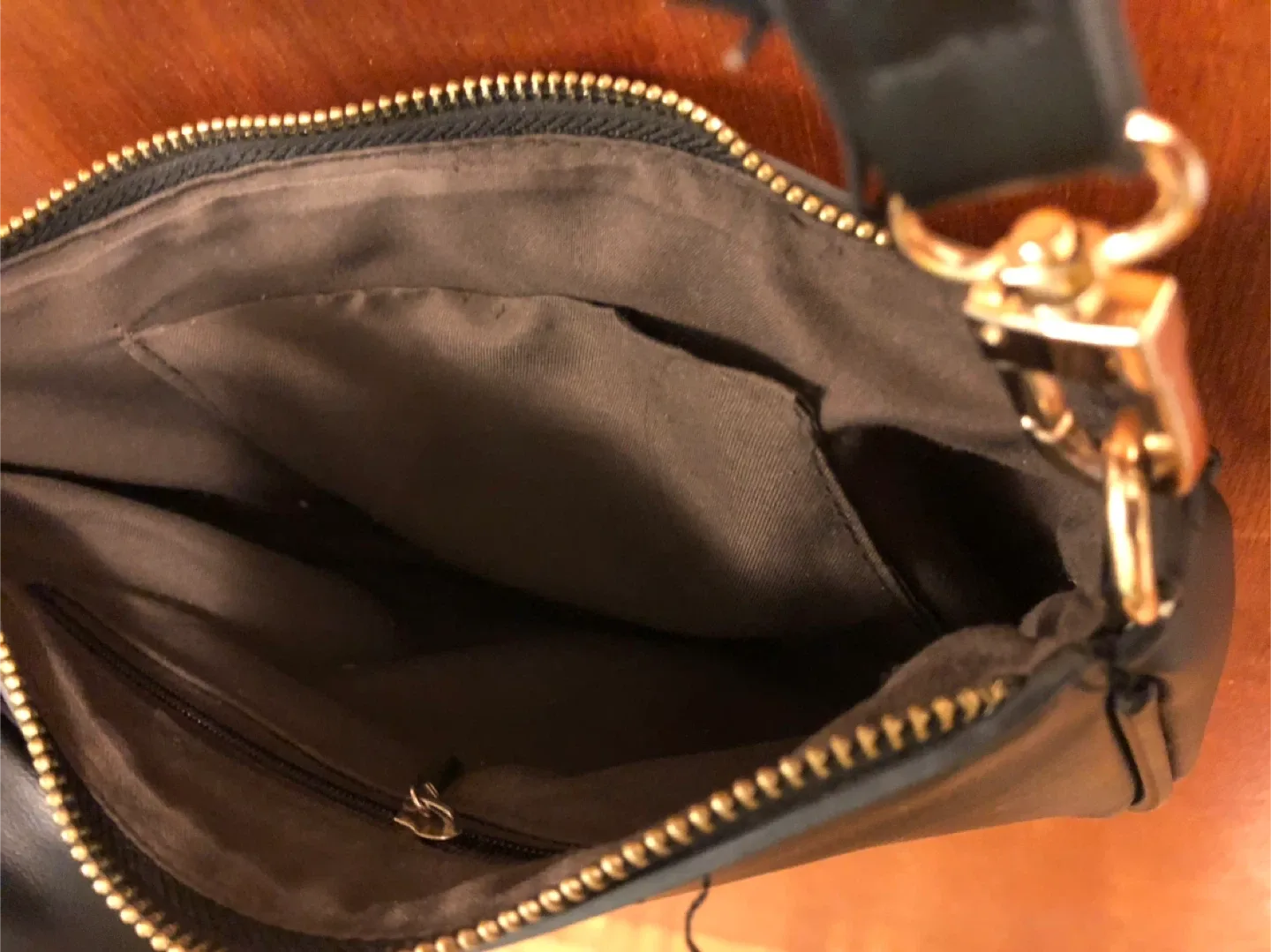 Black Crossbody Bag with Detachable Pouch image indicator(5)