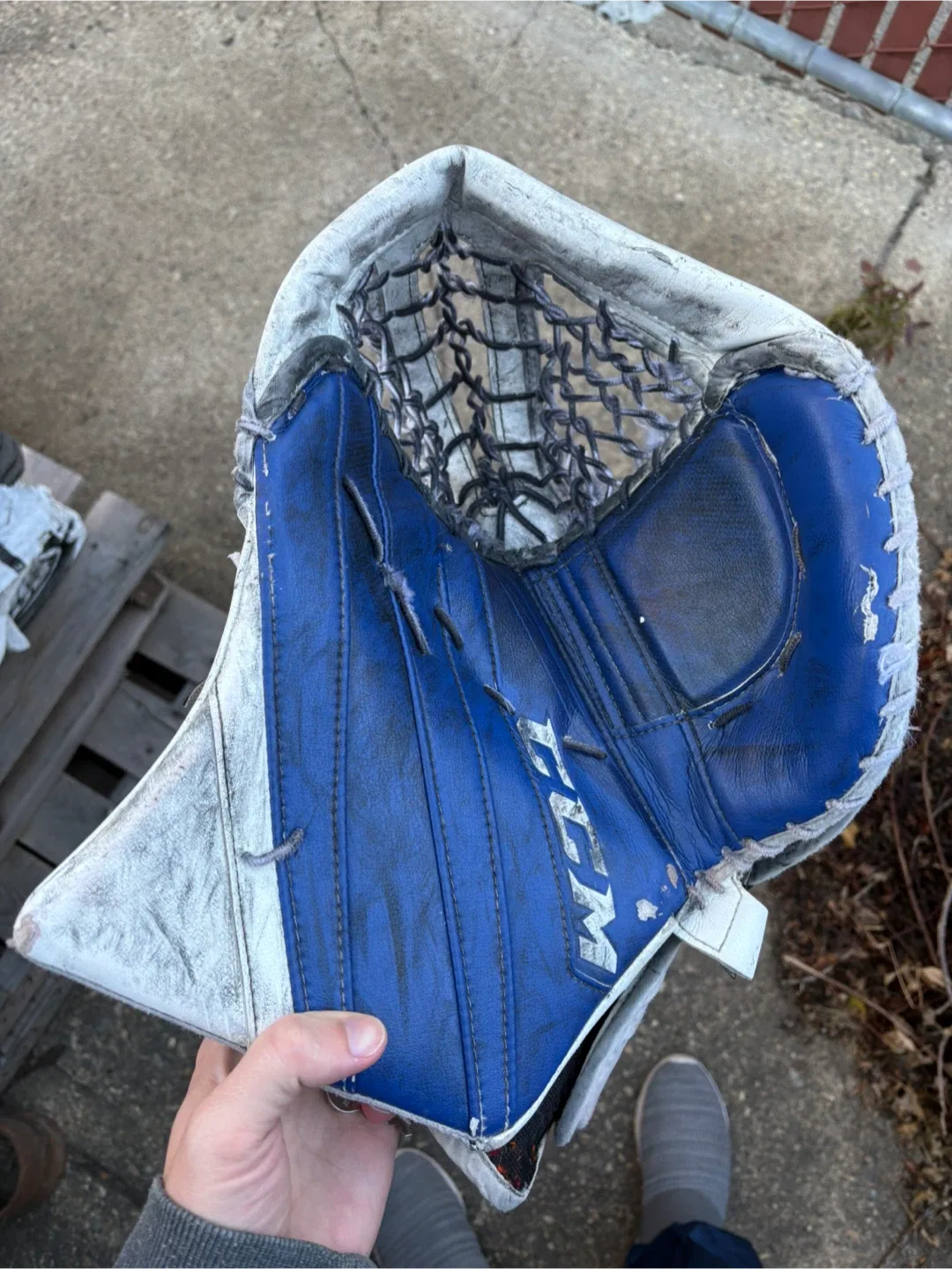 Senior CCM Hockey Goalie Glove