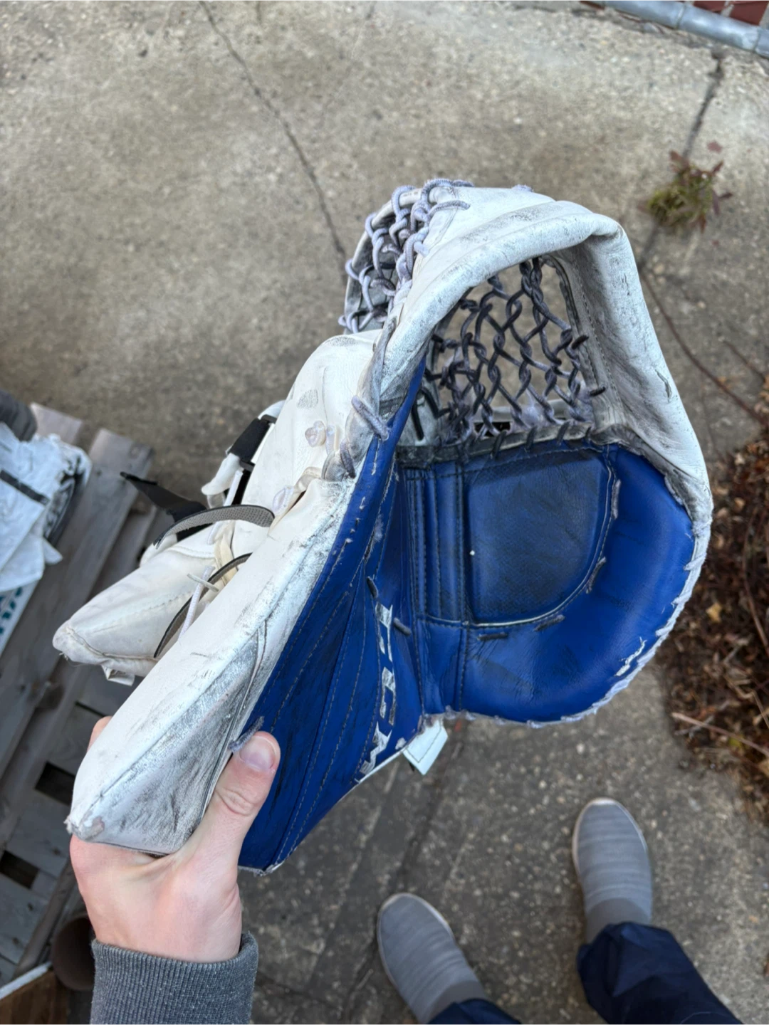 Senior CCM Hockey Goalie Glove - photo 3