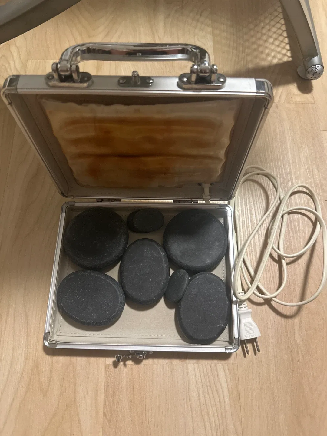 Hot Stone Massage Kit with Case thumbnail