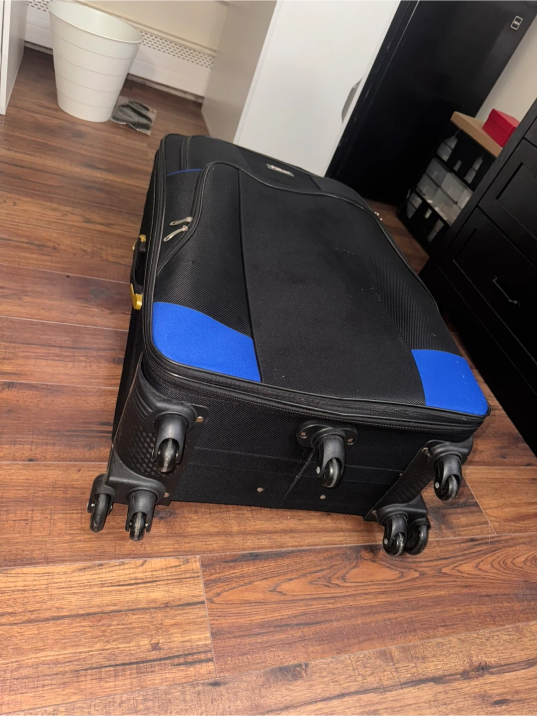32” Large Luggage Suitcase – Black & Blue - photo 3