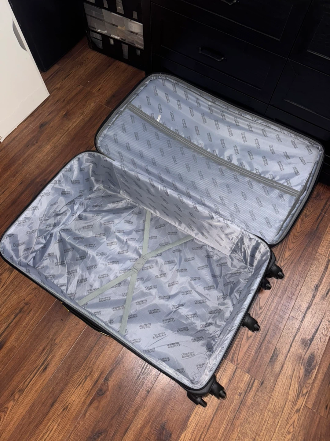 32” Large Luggage Suitcase – Black & Blue - photo 2