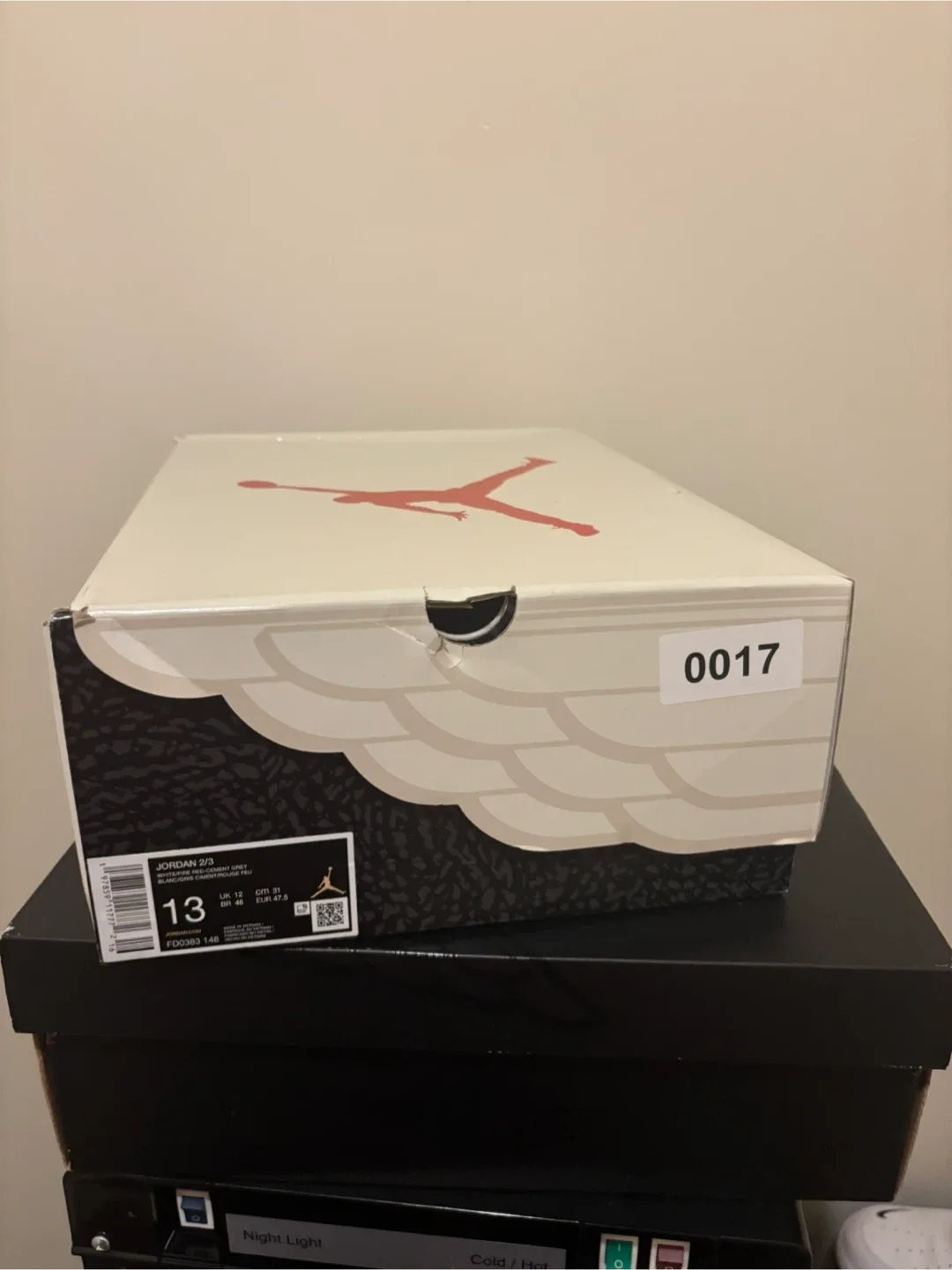 Nike Air Jordan 2 Low White/Black Size 13 image indicator(5)