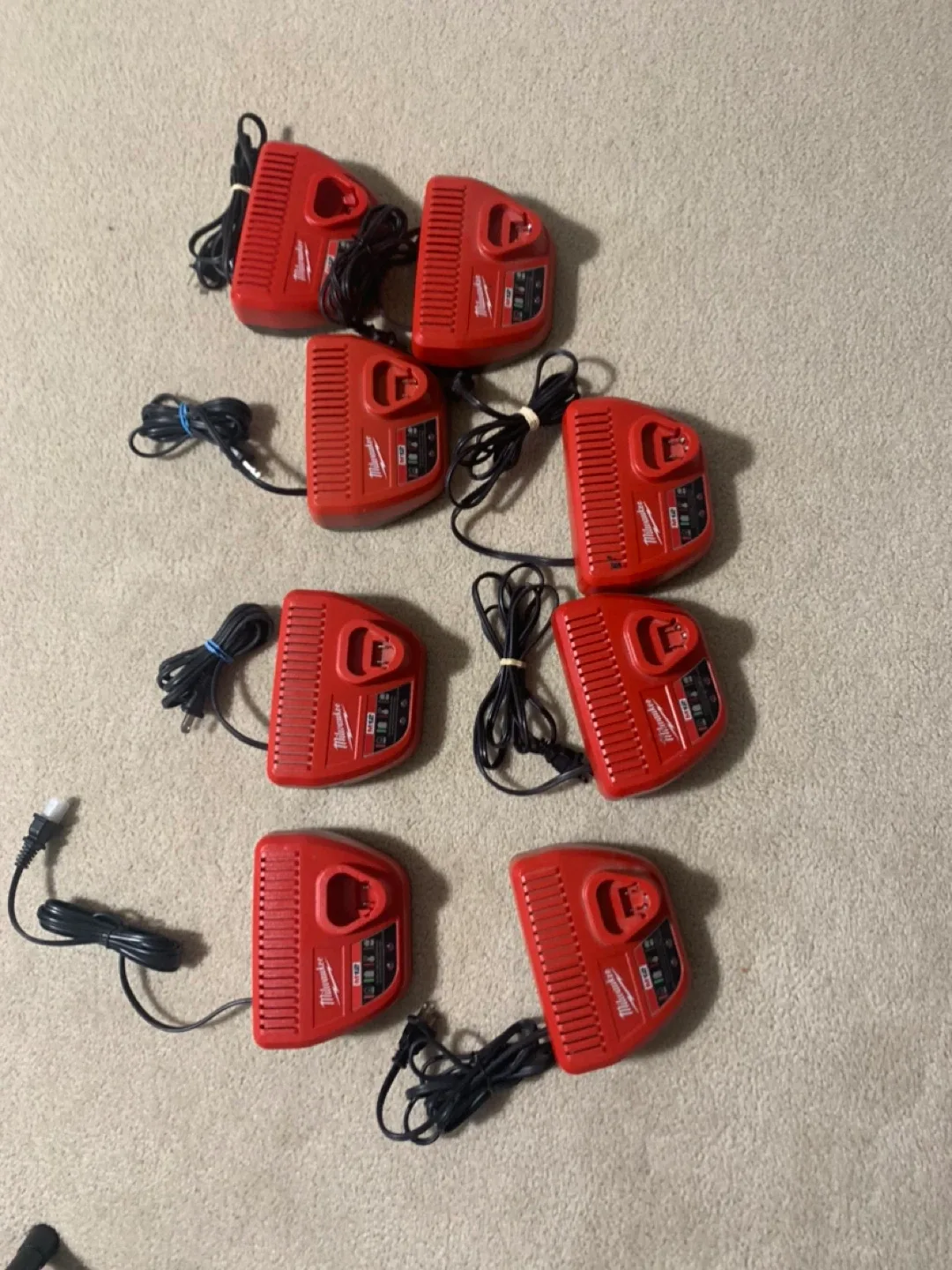 Milwaukee M12 Battery Charger image indicator(3)