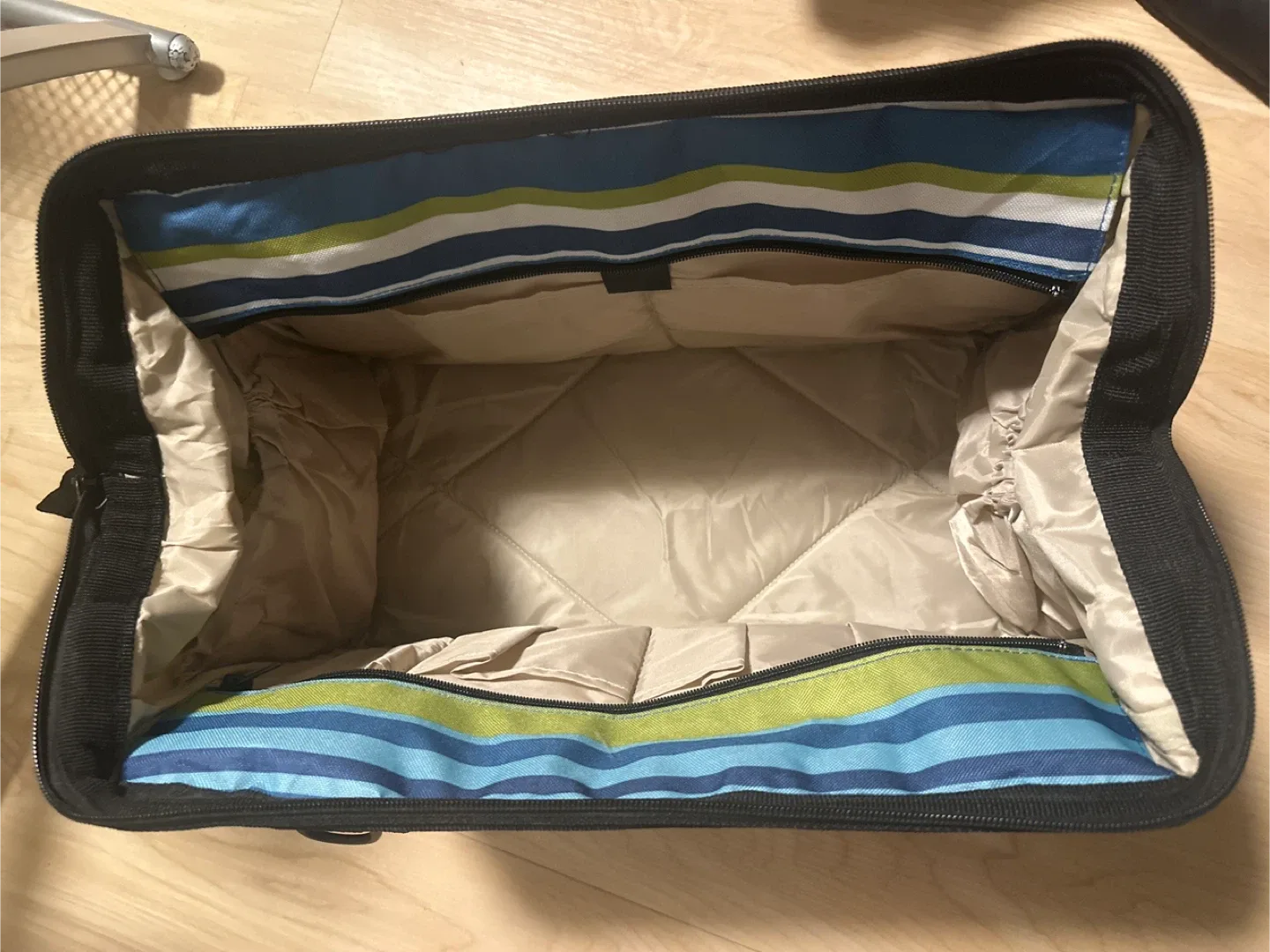 Vivid Allon Eco Bag - Insulated Waterproof Construction image indicator(2)