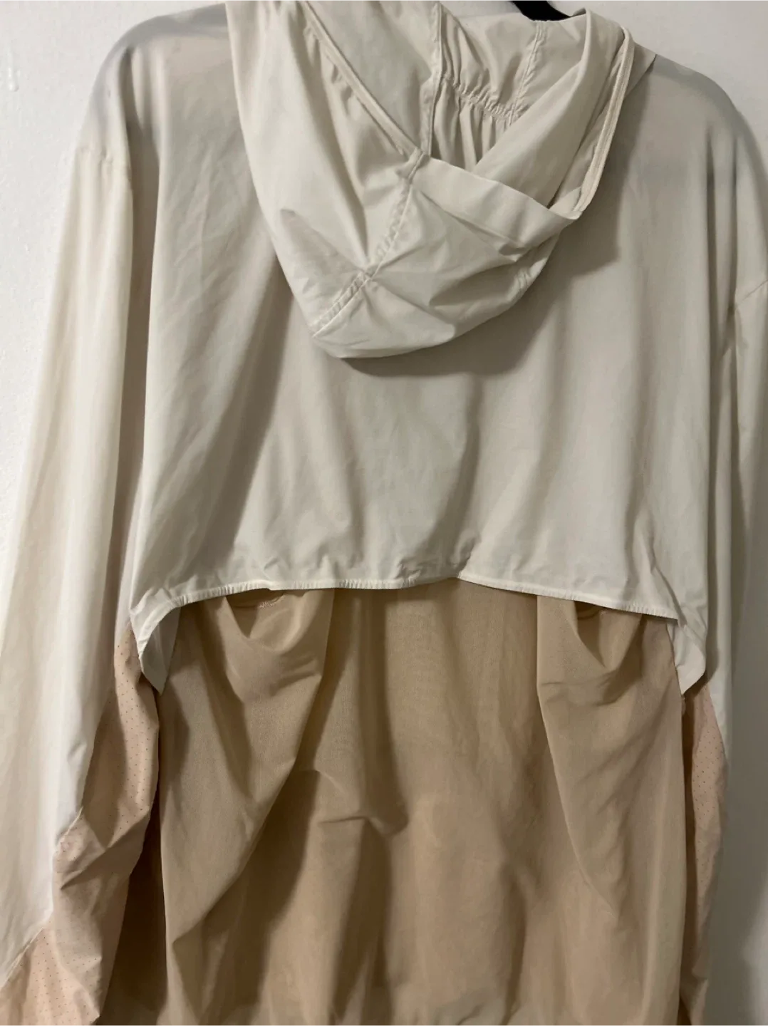 XXL Beige Windbreaker lulu lemon Jacket image indicator(3)
