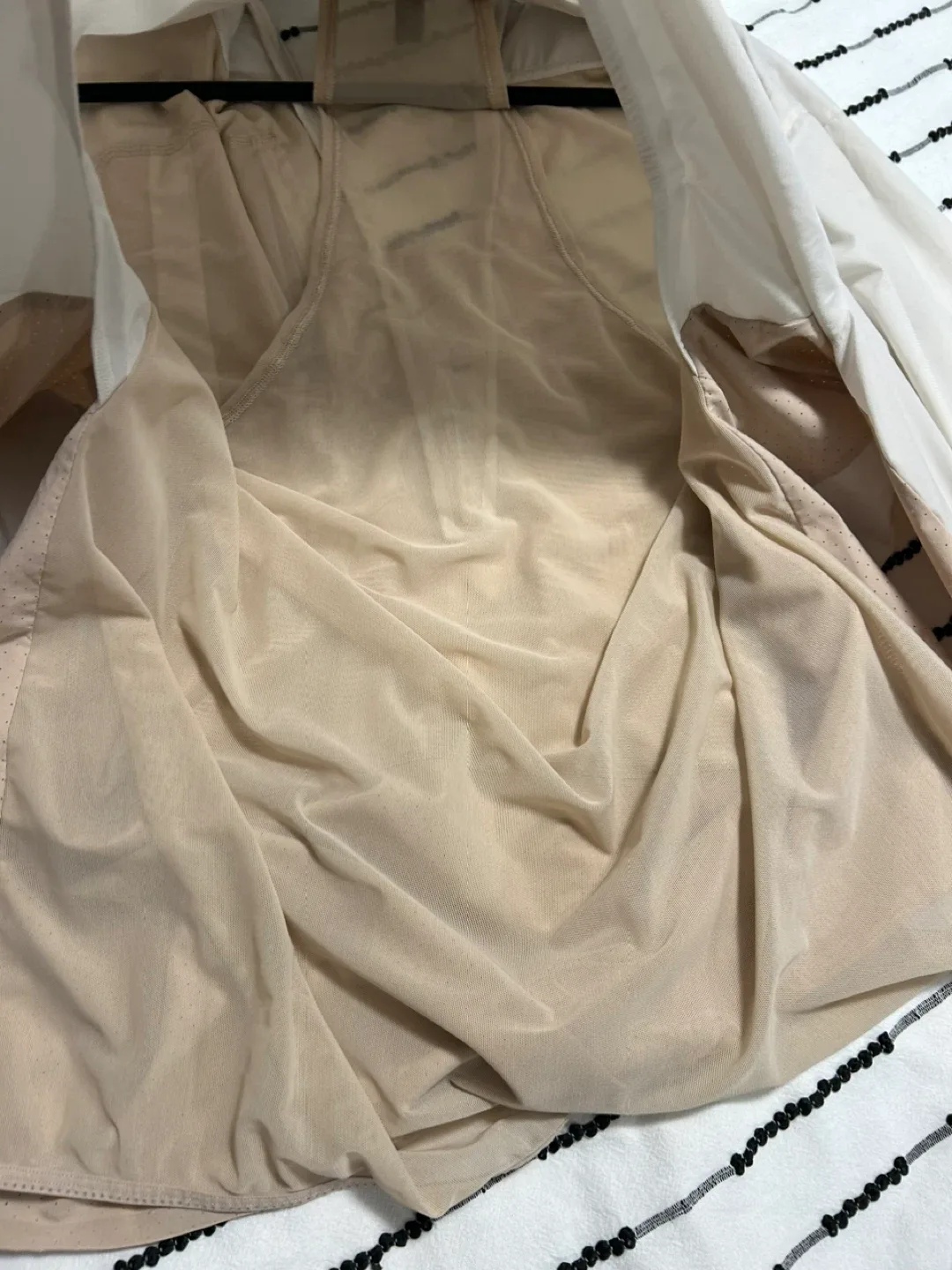 XXL Beige Windbreaker lulu lemon Jacket image indicator(6)