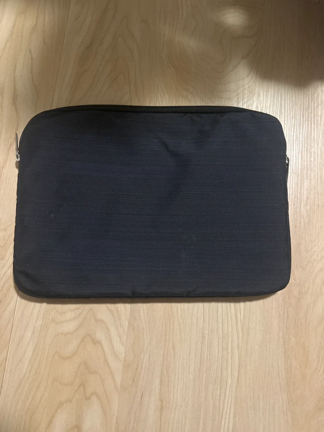 Swissgear Black Laptop Sleeve image indicator(2)