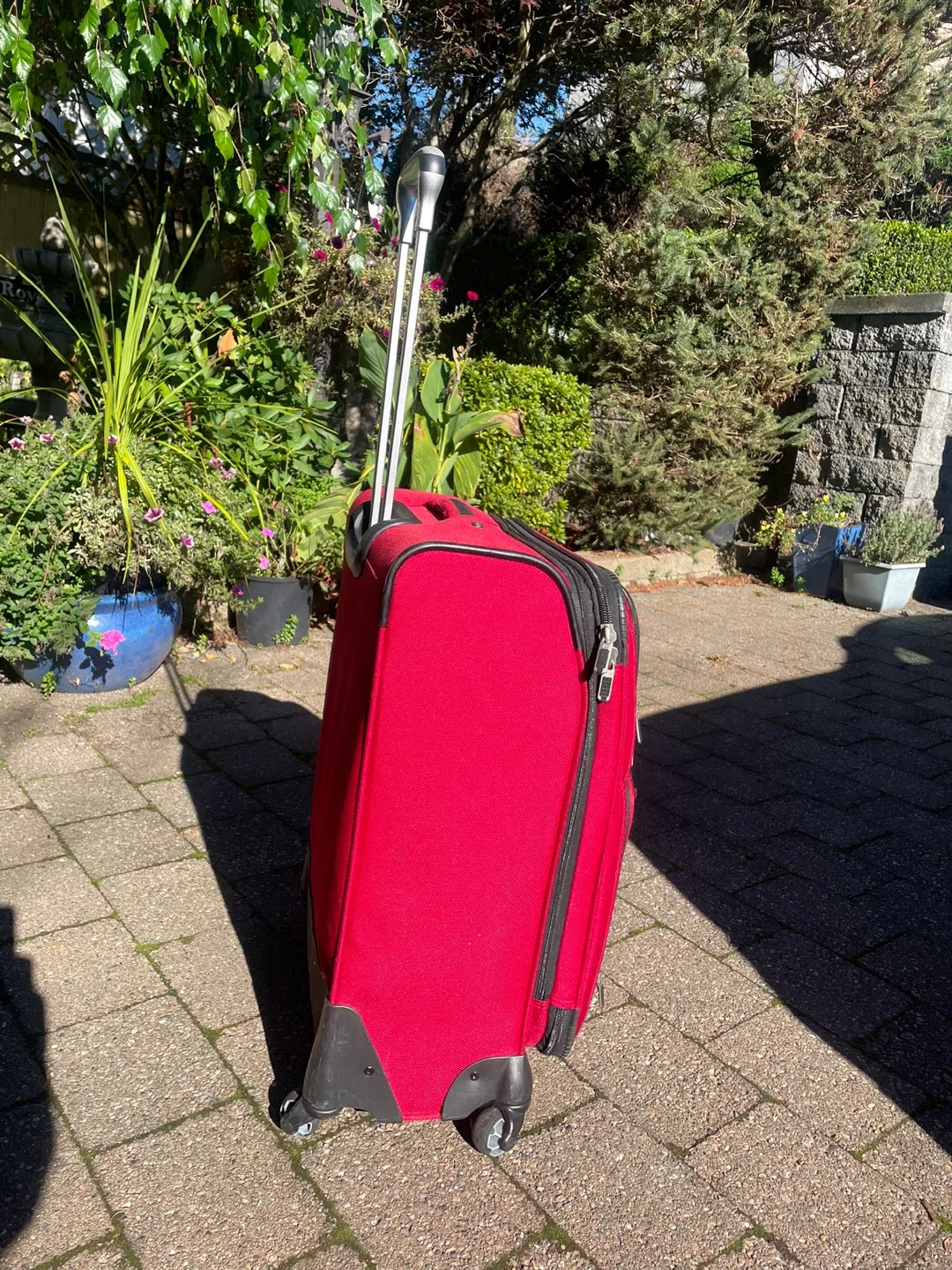 Red Rolling Suitcase image indicator(2)