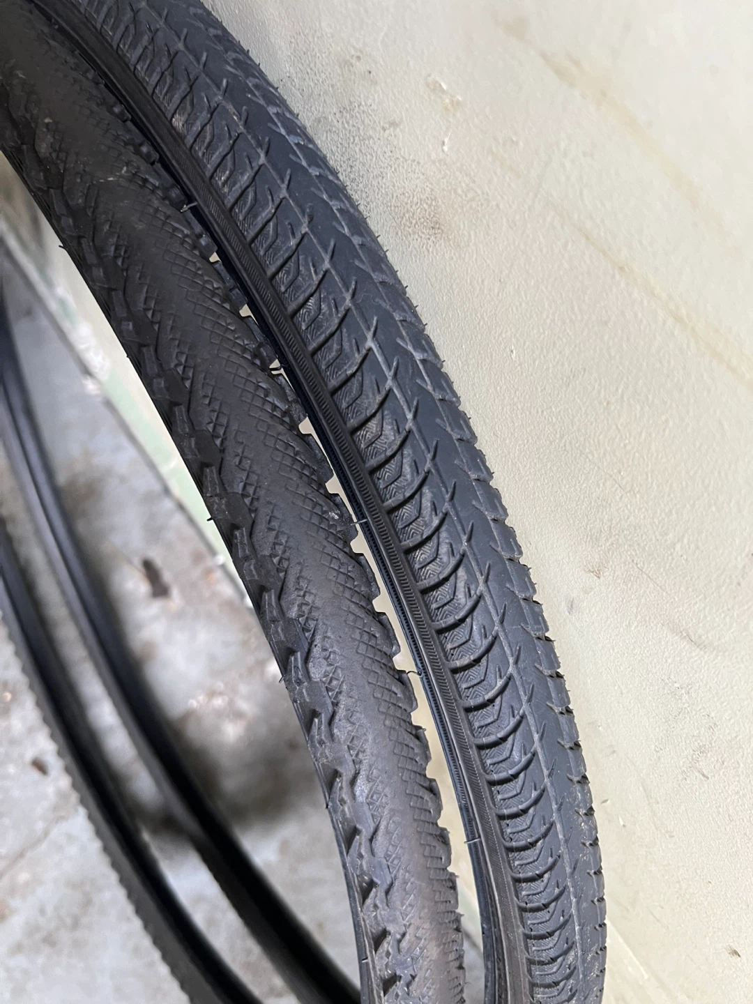 700x38C Bike Tires - photo 2