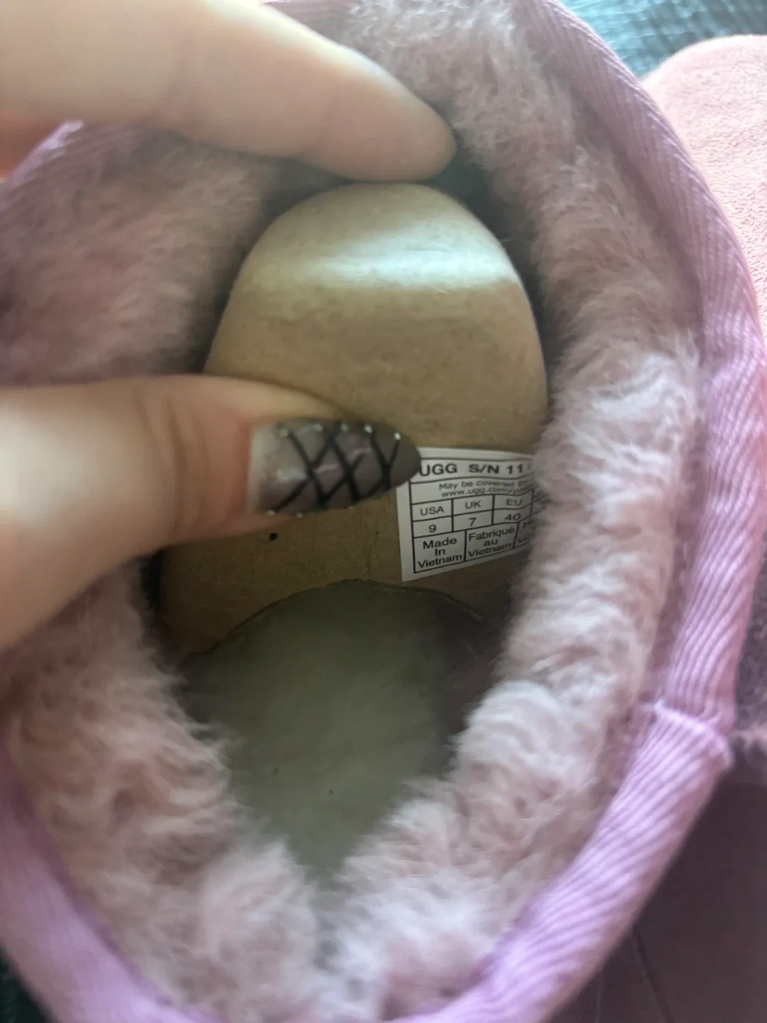 UGG Classic Ultra Mini Boots - rare Pink, Size 9 image indicator(4)